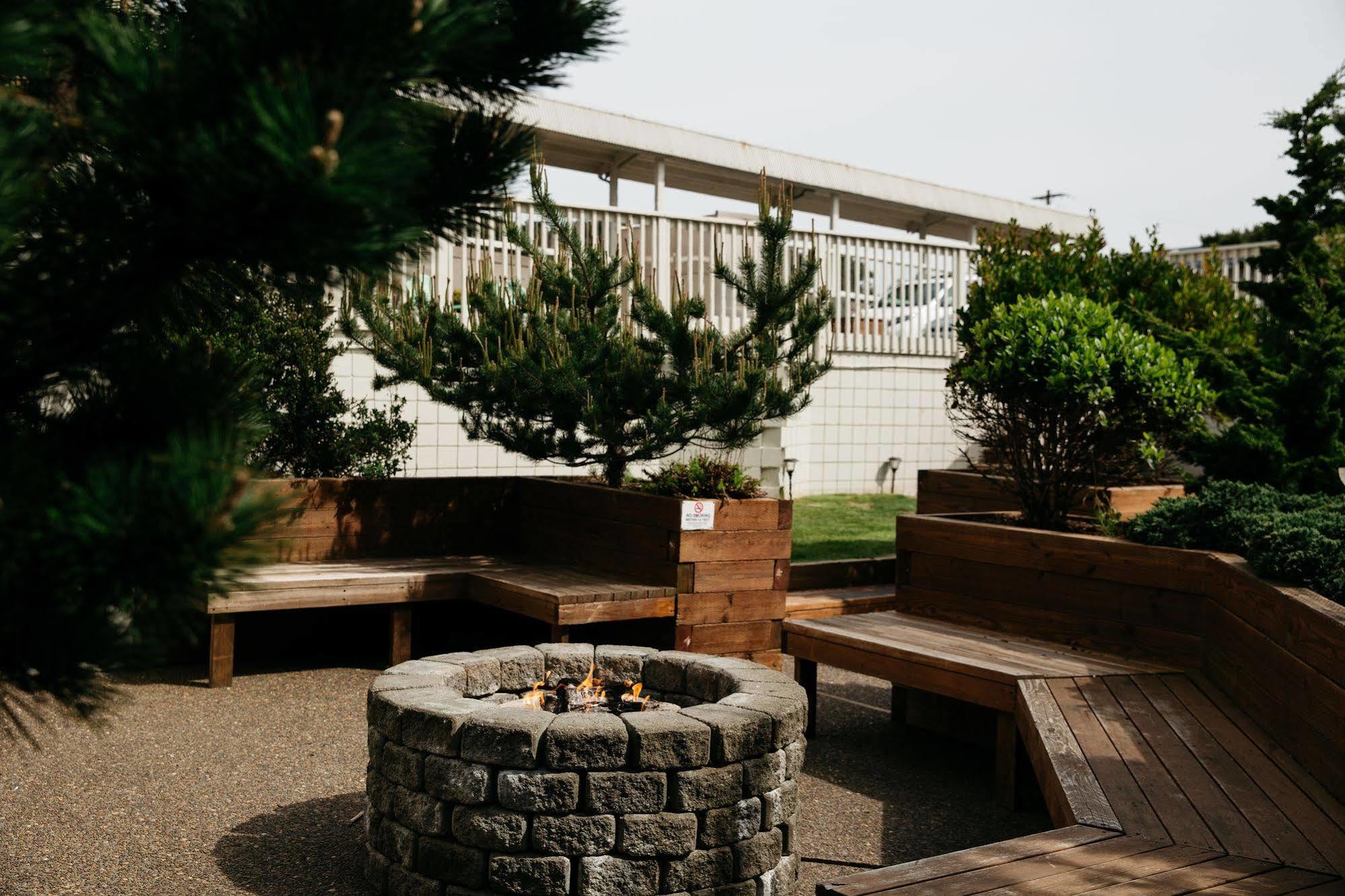 Surftides Hotel Lincoln City Extérieur photo